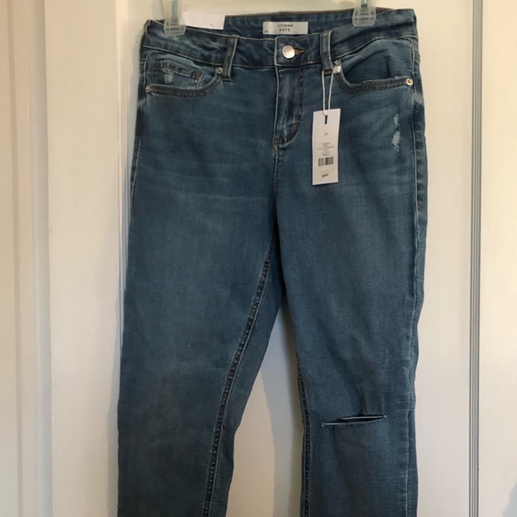 Dynamite Kate Distressed Denim - Picture 2 of 9